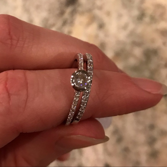 Dainty silver and crystal ring set - Picture 2 of 5